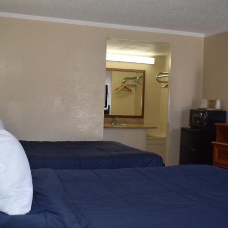 Knights Inn Farmington Hills Eksteriør billede
