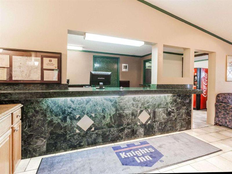 Knights Inn Farmington Hills Eksteriør billede