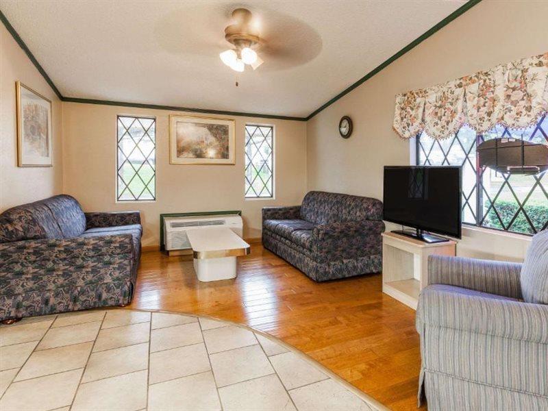 Knights Inn Farmington Hills Eksteriør billede